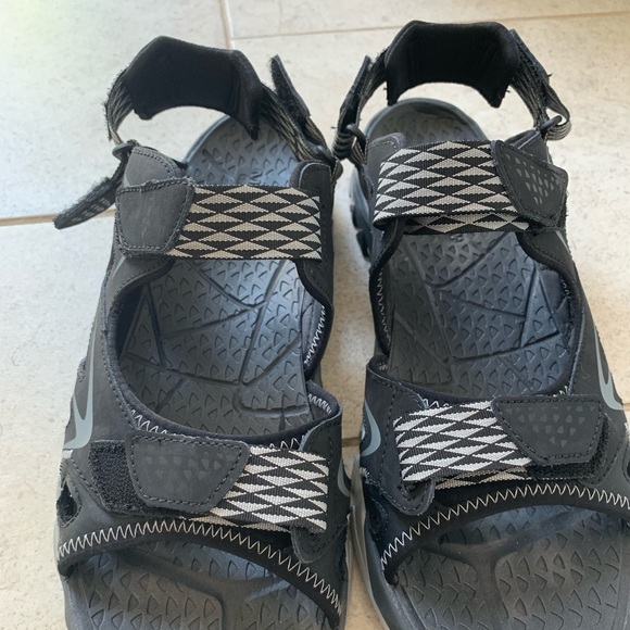 Men’s Merrell sandals - Picture 2 of 5